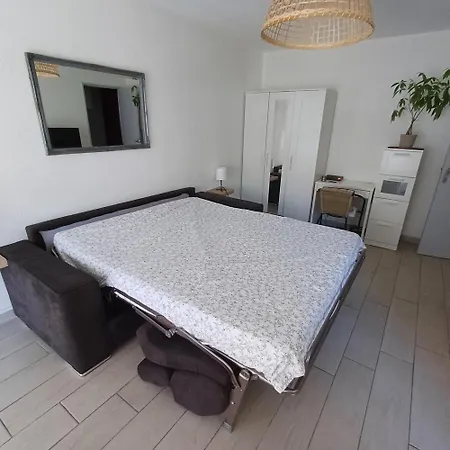 Apartment F1 A 5 Minutes Des Plages Et De La Gare